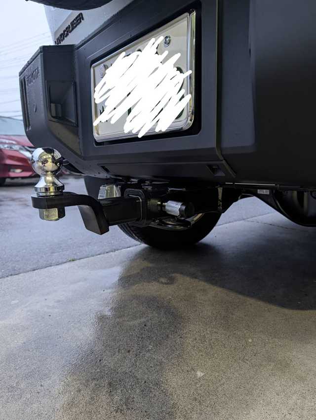 新型ランクル250(FJクルーザー後継)にヒッチメンバー装着完了